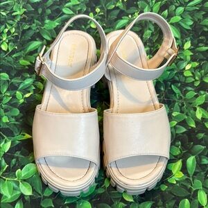 Bamboo platform sandals 8.5